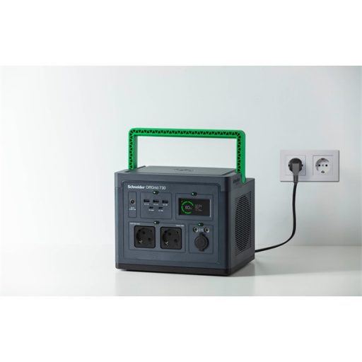 APC Schneider OFFGRID 730 hordozható akkumulátor állomás, 738Wh Lítium-ion, 2xSCHUKO, 3xUSB, 2x USB-C, Színuszos, LCD