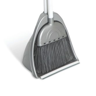 Szemetes lapát műanyag álló + partvis UP752